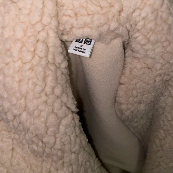 Uniqlo Pile-Lined Fleece Tailored Coat in Beige - Picture 4 of 5